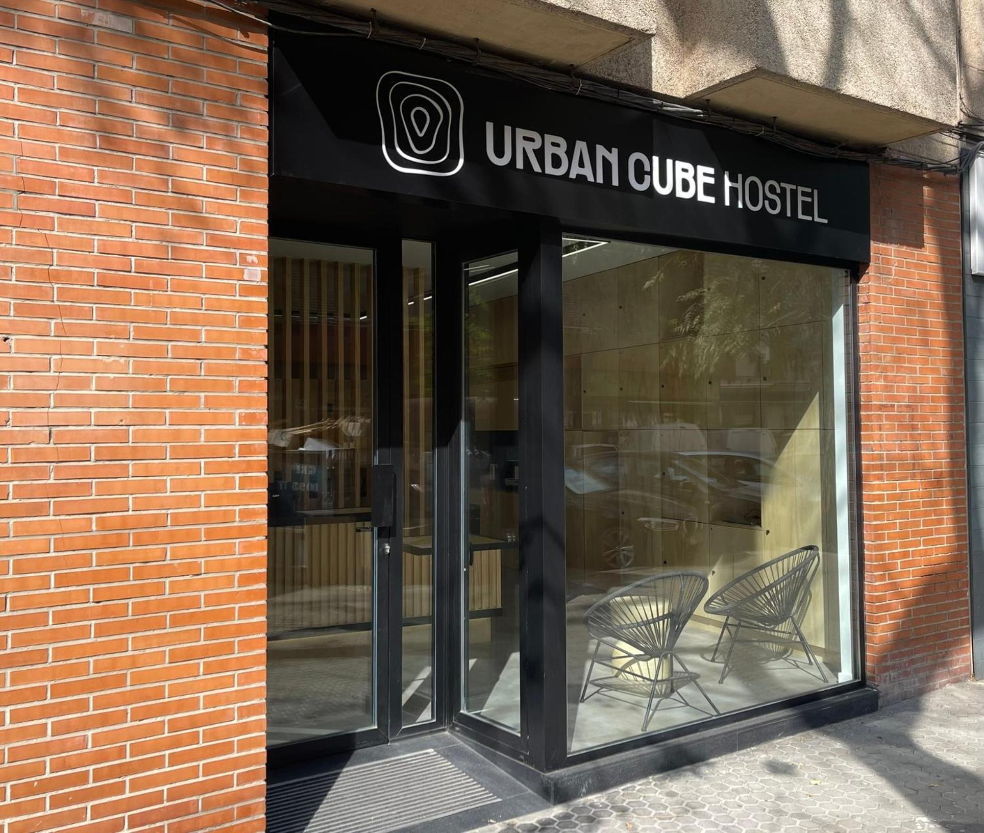 Urban Cube Hostel Sevilla Esterno foto